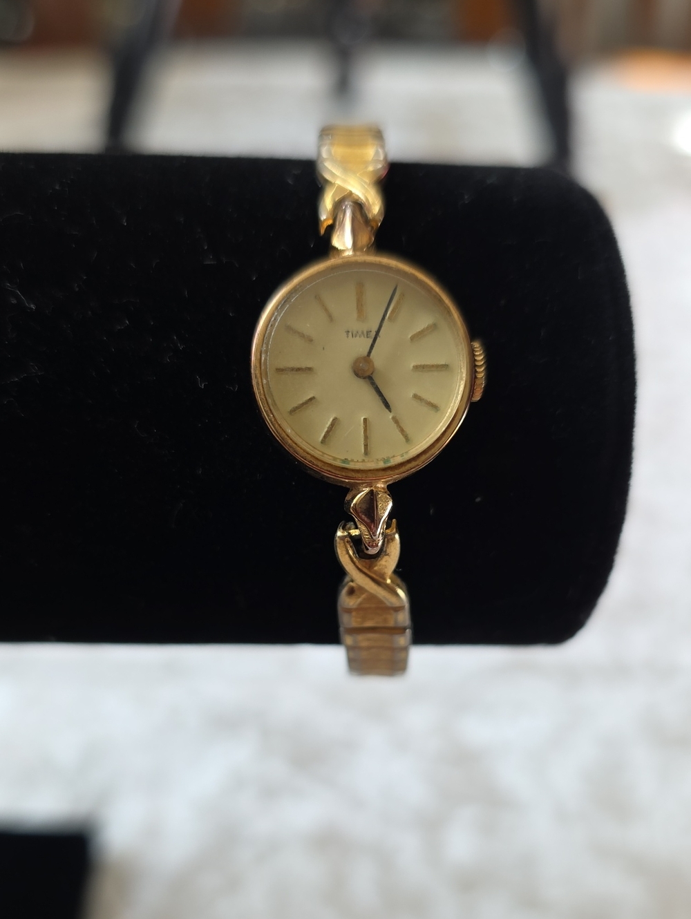Vintage Timex Gold Ladies Petite Slim Cocktail Bracelet Watch